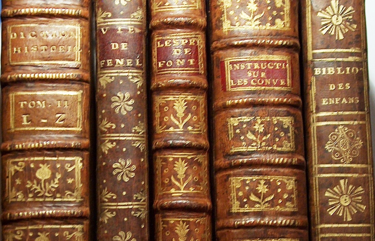 Equiper un livre ancien en bibliothèque et ailleurs – BiblioMab : le monde  autour des livres anciens et des bibliothèques